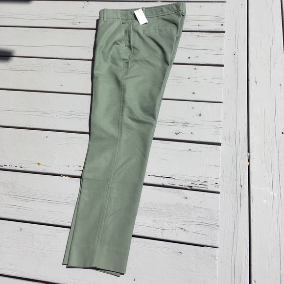GAP Pants - Gap Slim Crop Pants Size 2